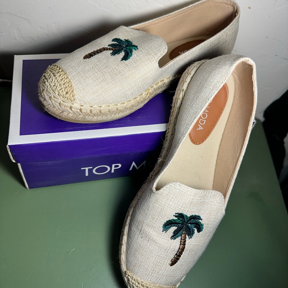 Women flats size 7